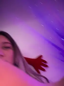 Snapshot of babyyboomm chatting on 01.24.25 babyyboomm online show from 01.24.25