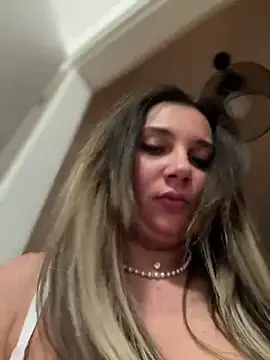 Snapshot of babyyboomm chatting on 01.30.25 babyyboomm online show from 01.30.25