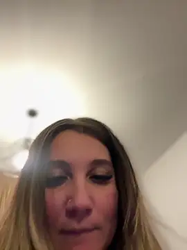 Snapshot of babyyboomm chatting on 02.04.25 babyyboomm online show from 02.04.25