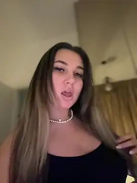 Snapshot of babyyboomm chatting on 02.16.25 babyyboomm online show from 02.16.25