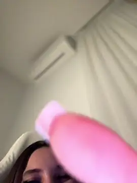 Snapshot of babyyboomm chatting on 02.18.25 babyyboomm online show from 02.18.25