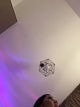 Snapshot of babyyboomm chatting on 10.27.25 babyyboomm online show from 10.27.25