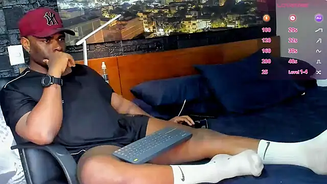 Snapshot of thomas_santtos1 chatting on 03.01.25 thomas santtos1 online show from 03.01.25