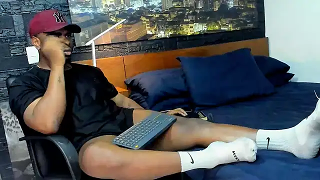 Snapshot of thomas_santtos1 chatting on 03.13.25 thomas santtos1 online show from 03.13.25