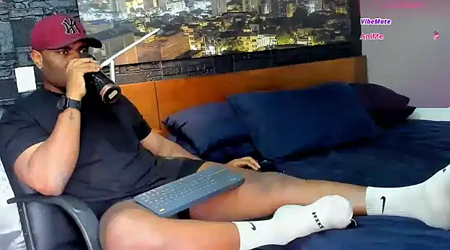 Snapshot of thomas_santtos1 chatting on 03.14.25 thomas santtos1 online show from 03.14.25