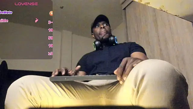 Snapshot of thomas_santtos1 chatting on 07.18.26 thomas santtos1 online show from 07.18.26