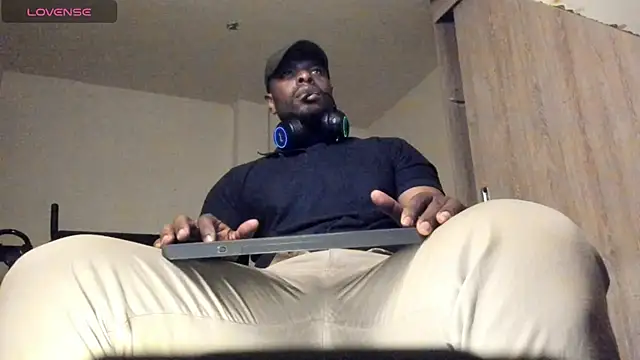 Snapshot of thomas_santtos1 chatting on 07.19.26 thomas santtos1 online show from 07.19.26