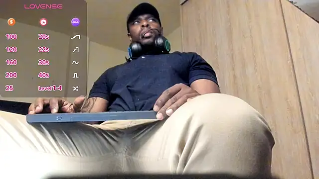 Snapshot of thomas_santtos1 chatting on 07.23.26 thomas santtos1 online show from 07.23.26