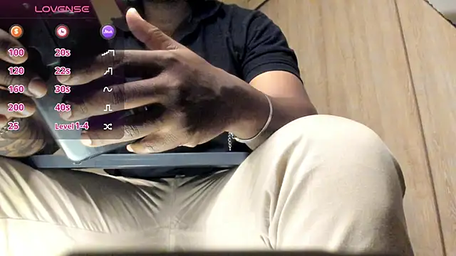 Snapshot of thomas_santtos1 chatting on 07.28.26 thomas santtos1 online show from 07.28.26