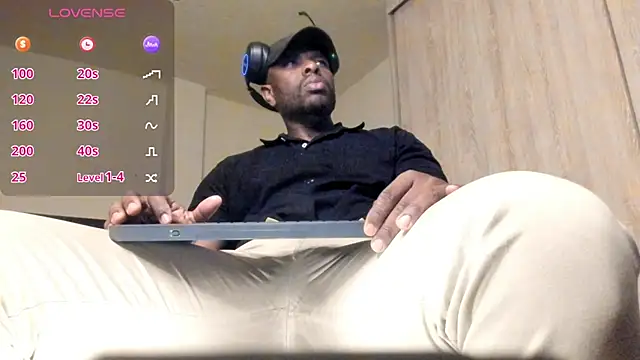 Snapshot of thomas_santtos1 chatting on 07.28.26 thomas santtos1 online show from 07.28.26