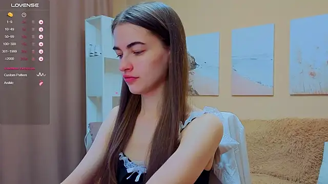 Snapshot of AstoriyaNight chatting on 10.17.25 AstoriyaNight online show from 10.17.25