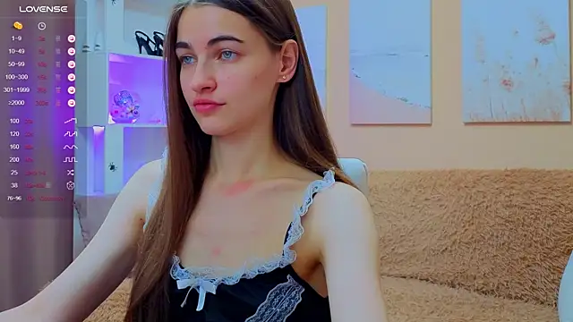 Snapshot of AstoriyaNight chatting on 10.23.25 AstoriyaNight online show from 10.23.25