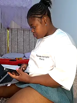 Snapshot of catehorny chatting on 09.27.25 catehorny online show from 09.27.25