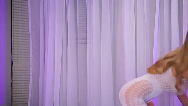 NicoleSarahX online show from 12.08.24