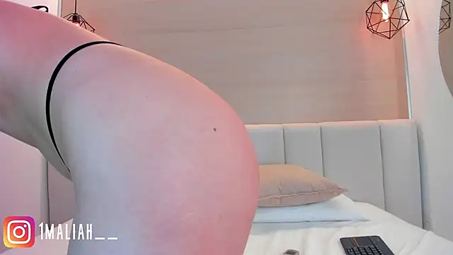 Dasha-b online show from 10.27.25