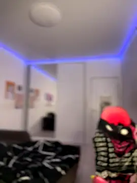 Snapshot of HoneySweetBee chatting on 10.26.25 HoneySweetBee online show from 10.26.25