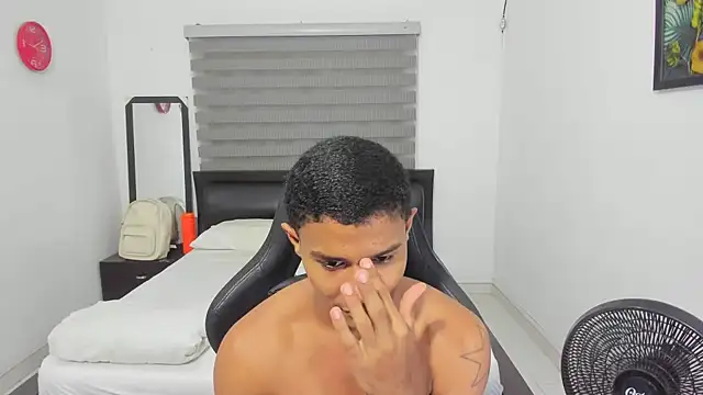 Snapshot of corzoethan chatting on 01.31.26 corzoethan online show from 01.31.26