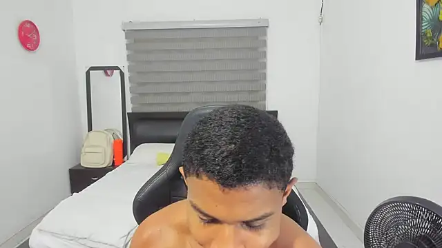 Snapshot of corzoethan chatting on 02.04.26 corzoethan online show from 02.04.26