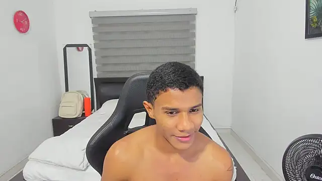 Snapshot of corzoethan chatting on 02.05.26 corzoethan online show from 02.05.26