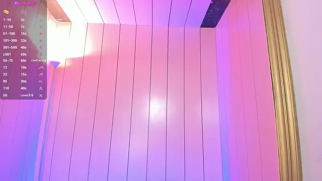 lexiethompson  online show from 12.15.25