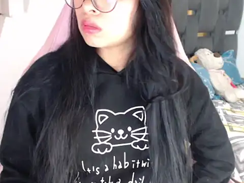Snapshot of Alizon95 chatting on 03.19.26 Alizon95 online show from 03.19.26
