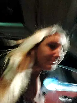 BecciDeluxe online show from 09.23.25