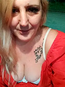 BecciDeluxe online show from 01.05.26