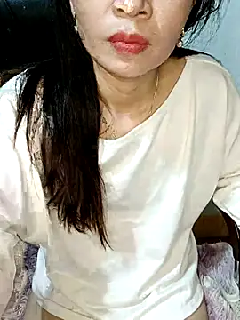 Blythe 69 online show from 10.31.25