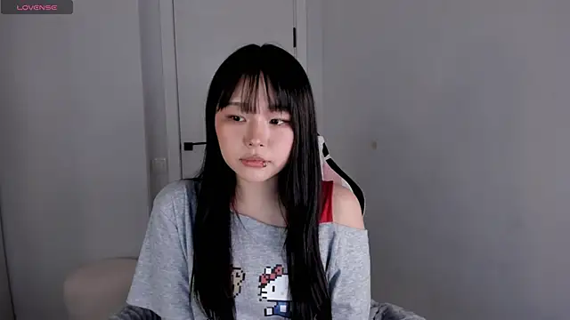 hee young11 online show from 10.13.25