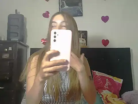 Snapshot of valerivegass chatting on 10.05.25 valerivegass online show from 10.05.25