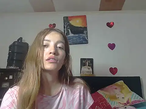 Snapshot of valerivegass chatting on 10.09.25 valerivegass online show from 10.09.25