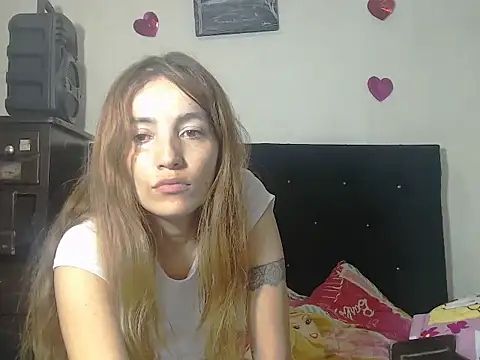 Snapshot of valerivegass chatting on 10.17.25 valerivegass online show from 10.17.25