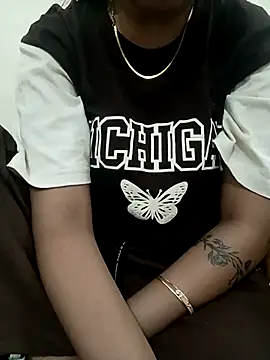 Snapshot of sweet_jia23 chatting on 10.15.25 sweet jia23 online show from 10.15.25