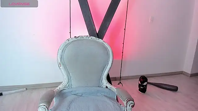 Alana Jones  online show from 01.08.25