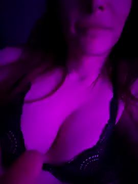 Luna Kitanna online show from 01.04.25