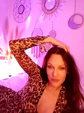 Luna Kitanna online show from 01.10.25
