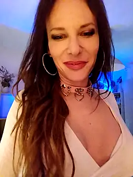 Luna Kitanna online show from 02.02.25