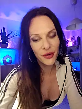 Luna Kitanna online show from 03.21.25
