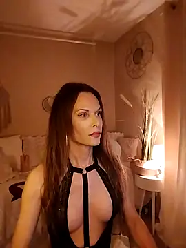 Snapshot of Luna_Kitanna chatting on 05.02.26 Luna Kitanna online show from 05.02.26