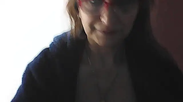 Lilly macflyy online show from 10.16.25