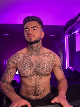 Snapshot of innsolemnia chatting on 09.29.25 innsolemnia online show from 09.29.25