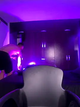 Snapshot of innsolemnia chatting on 10.04.25 innsolemnia online show from 10.04.25