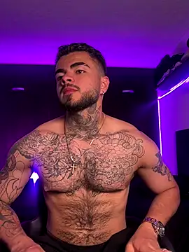 Snapshot of innsolemnia chatting on 10.09.25 innsolemnia online show from 10.09.25