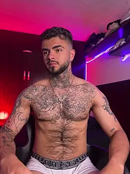 Snapshot of innsolemnia chatting on 10.22.25 innsolemnia online show from 10.22.25