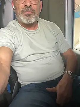 Snapshot of dzhakar chatting on 05.19.26 dzhakar online show from 05.19.26