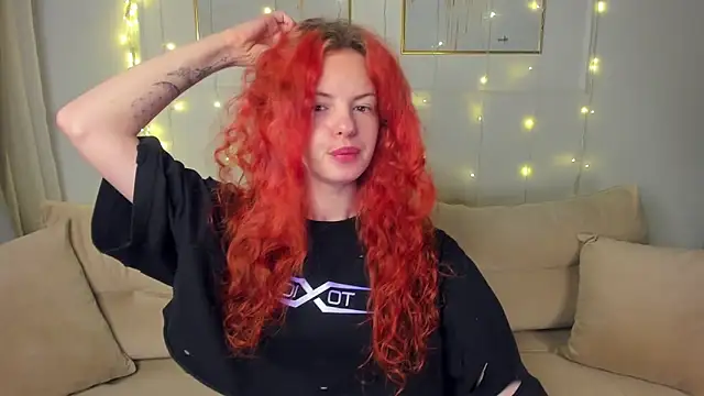 Snapshot of RubyAttwood chatting on 03.18.25 RubyAttwood online show from 03.18.25