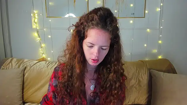 Snapshot of RubyAttwood chatting on 10.05.25 RubyAttwood online show from 10.05.25