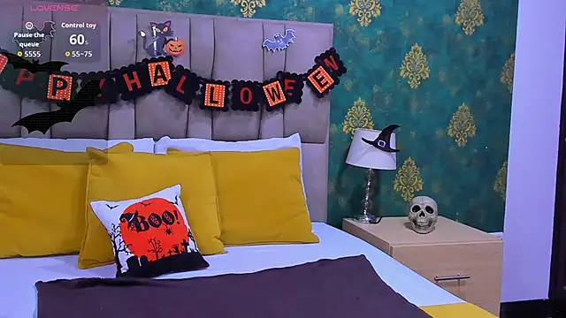 SuzanSmithh online show from 10.21.25