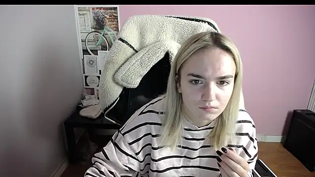 Snapshot of viktoria_lovely chatting on 12.04.25 viktoria lovely online show from 12.04.25