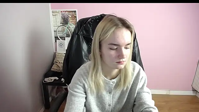 Snapshot of viktoria_lovely chatting on 02.12.26 viktoria lovely online show from 02.12.26